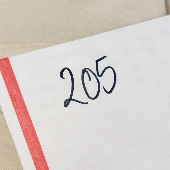 NEW Old Navy Cream High Rise Straight Secret Smooth Pockets Fried Hem Short P205 - Picture 8 of 8